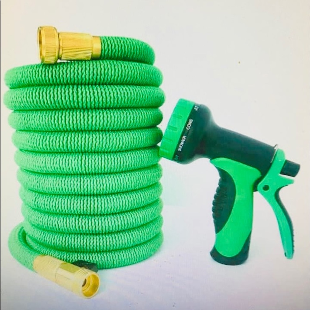 Garden Hoses (100ft with Additional Accessories)